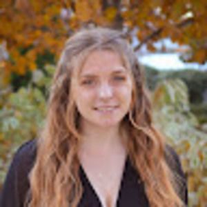 Meet your Posher, Chloe